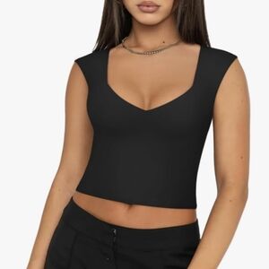Reoria Black Sleeveless Double-lined V-neckline Crop Tank Top Size: Medium